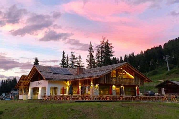 La Tambra (Arabba, turismo tutto l'anno 
per chi vuol vivere davvero la montagna)