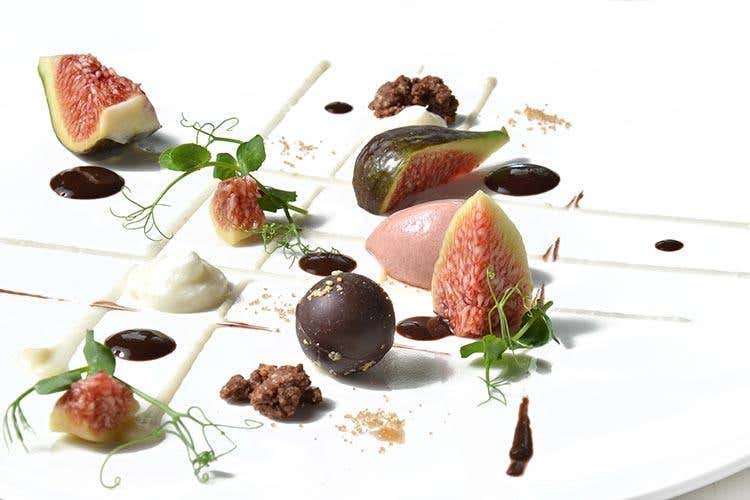 Variazione di fichi, mirtilli e ricotta - Aromatica, continuano i menu mensili È il turno del socio Chic Umberto Gorizia
