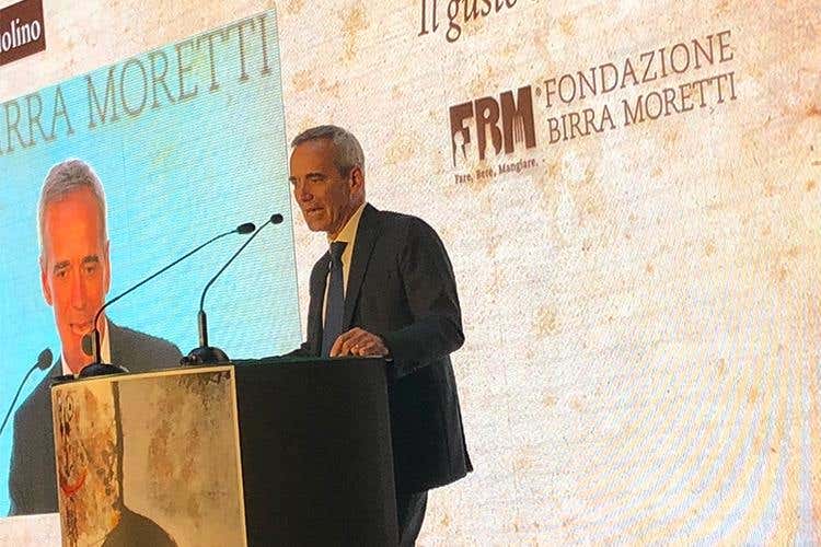 (Arrigo Cipriani premiato da Birra Moretti 
alla 58ª edizione del Premiolino)