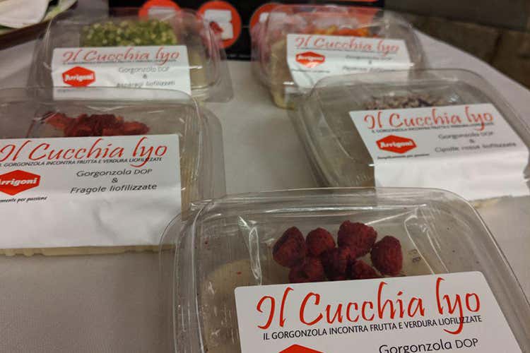 Il Cucchiaio Lyo(Arrigoni Battista, 105 anni di storia 
Festa dal gusto tutto bergamasco)