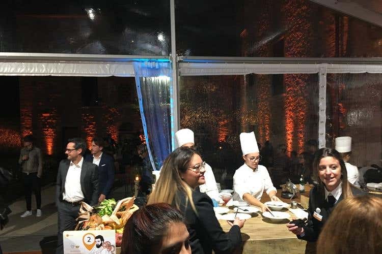 (“Astino nel gusto” non convince 
Difetti organizzativi e menu discutibile)