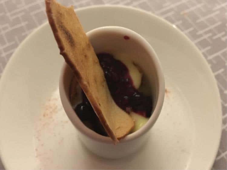 Spiedino di rosmarino in consistenza di supplì di verdure volante