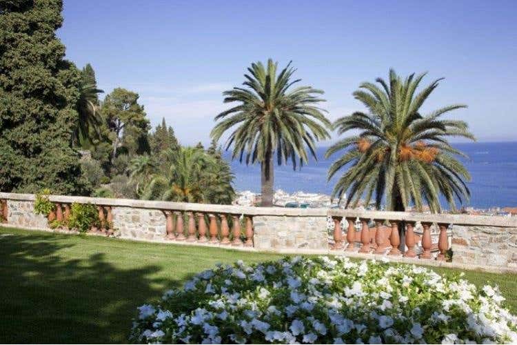 Villa della Pergola con vista sul golfo di Alassio