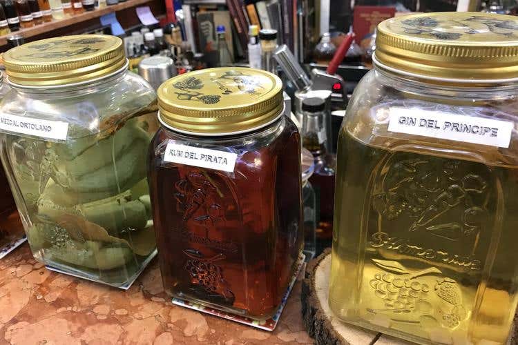 (Bere miscelato in pasticceria 
Da Massimo è una storica tendenza)