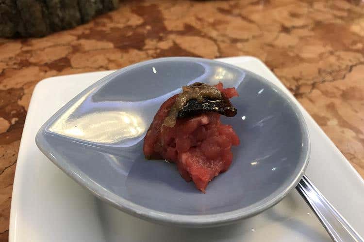 (Bere miscelato in pasticceria 
Da Massimo è una storica tendenza)