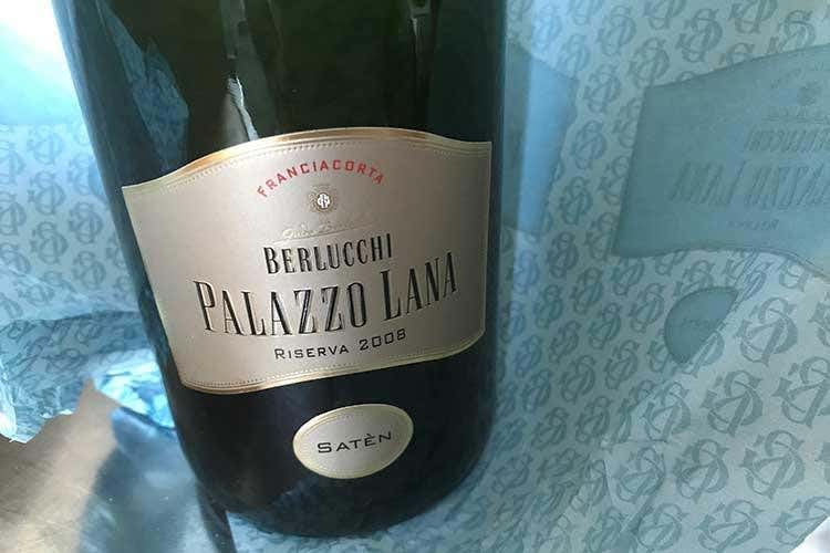 (Berlucchi Palazzo Lana Saten 2008 
Piena espressione della Franciacorta)