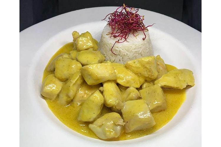 Pollo al curry accompagnato con riso thai e cumino (Big Air Food, da Francesco Babini 
«So cucinare tutto, datemi 4 ingredienti»)