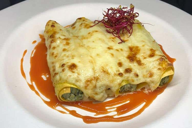 Cannelloni vegetariani con coulis di pomodoro e leggera besciamella allo zafferano (Big Air Food, da Francesco Babini 
«So cucinare tutto, datemi 4 ingredienti»)