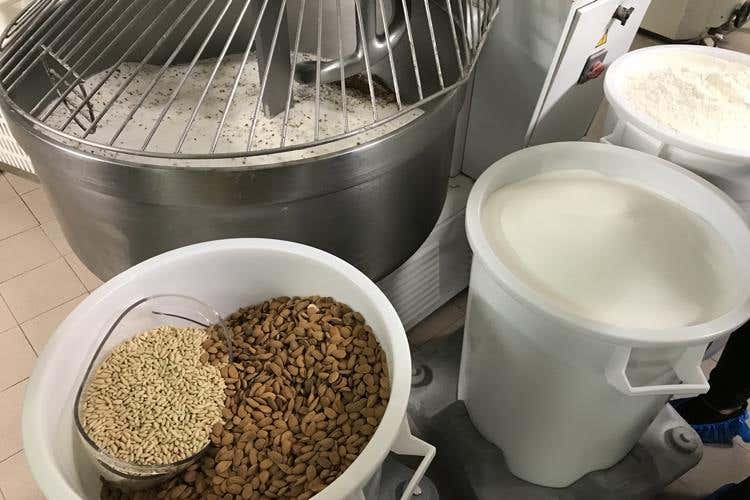 (Biscottificio Antonio Mattei 
Semplicità e tradizione dal 1859)