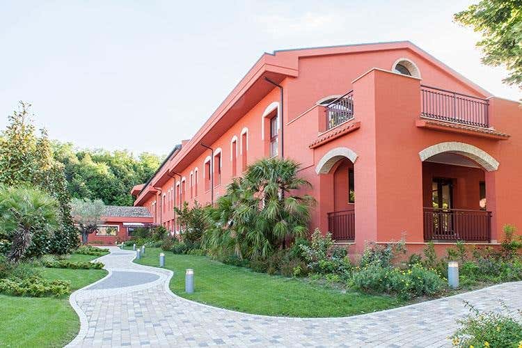 (BluSerena acquista tre villaggi resort 
Primo gruppo italiano per “vacanza mare”)