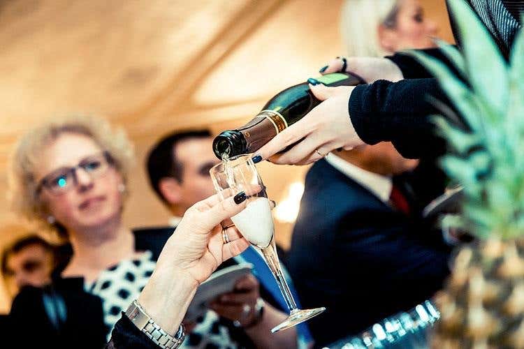 (Bollicine in Villa cresce 
Mille visitatori e vini da 5 Paesi europei)