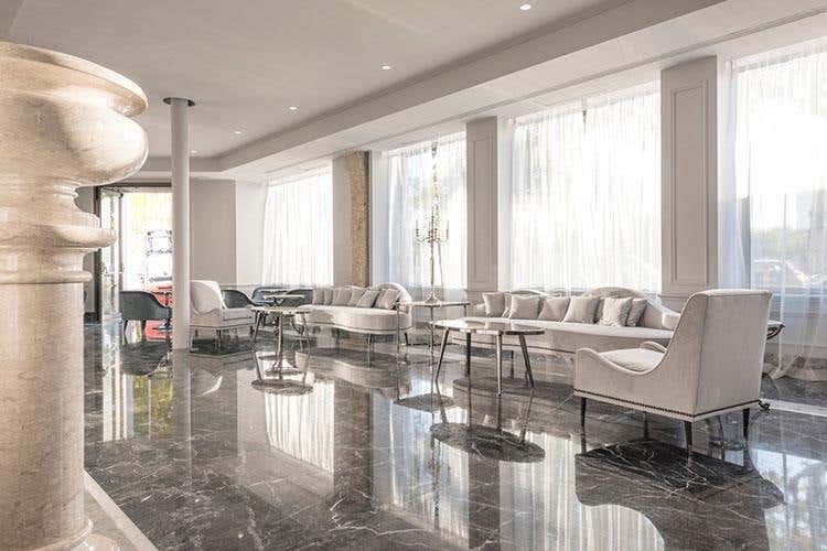 (Boscolo Lyon 
Ristrutturazione a 5 stelle)