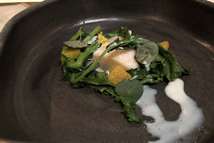 Morone con cime di rapa, olio alla pigna, fioritura di cavolfiori di Borgo marinati (La Bottega del Buon Caffè 
La stella sorge nell’orto del Borgo)