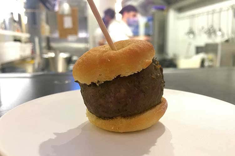 Hamburger (Bovinmarche, la nuova linea Skin 
per conservare il gusto della carne)