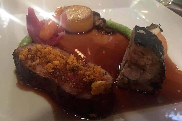 Lombo di vitello arrostito al timo limonato; terrina di vitello, foie gras e animelle; crocchetta di Parmigiano con fonduta al tartufo nero; purea di broccolo, polenta alla salvia e vegetali (Buon 47° compleanno Bobadilla 
A cena con la Nic per festeggiare)