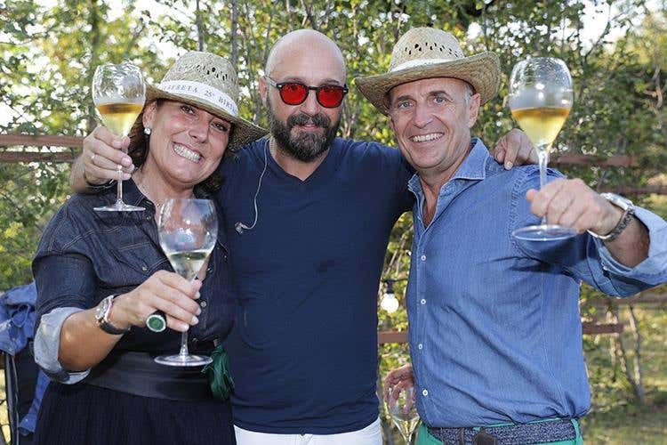 Carmen Moretti, Joe Bastianich e Martino De Rosa (Buon compleanno a L'Albereta 
Il sogno di Carmen Moretti dopo 25 anni)