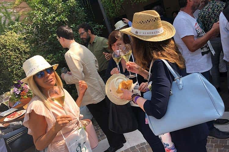 (Buon compleanno a L'Albereta 
Il sogno di Carmen Moretti dopo 25 anni)