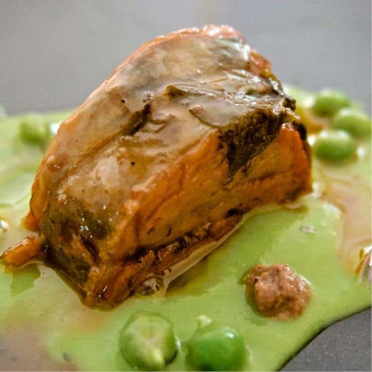 Agnello di zeri - Leggermente affumicato al pino, piselli dell'orto