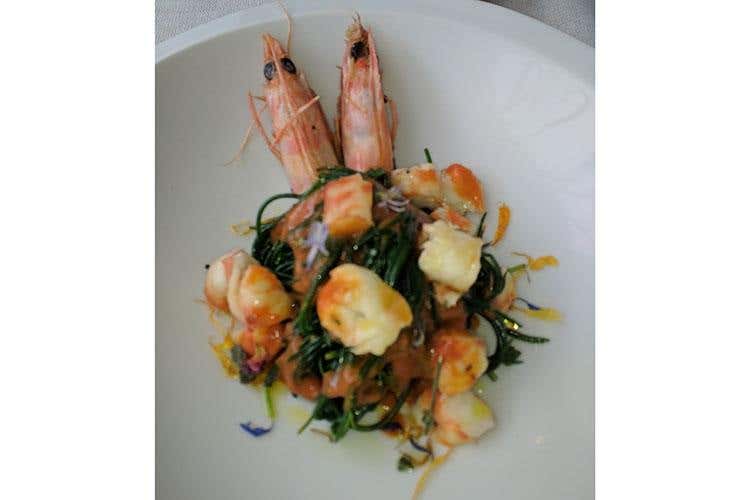 Spagretti con mazzancolle e coulis di pomodoro torpedino (C'è cura per il cliente, Da Fausto 
Buone le birre, filiera corta in cucina)