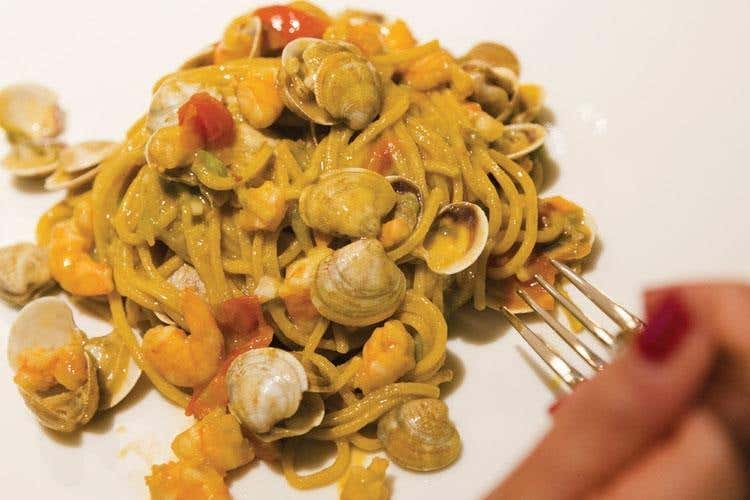 Chitarrine con le vongole (Caffè della Piazza a Osimo 
Iosilito Gioacchini si racconta)