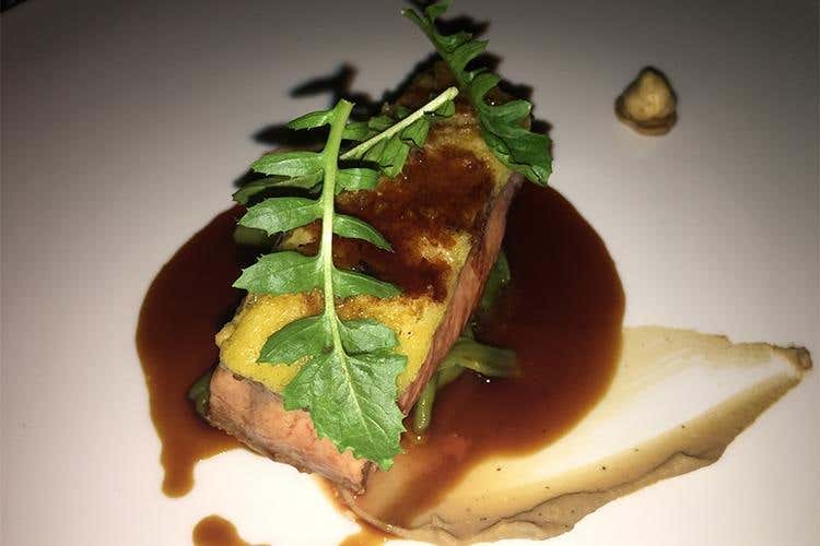 Vitella in crosta di midollo, friggitelli e nocciole (Pasquale Laera) - Cala il sipario sulle cene Euro-Toques 
Ultimo a Borgo Egnazia, Pasquale Laera