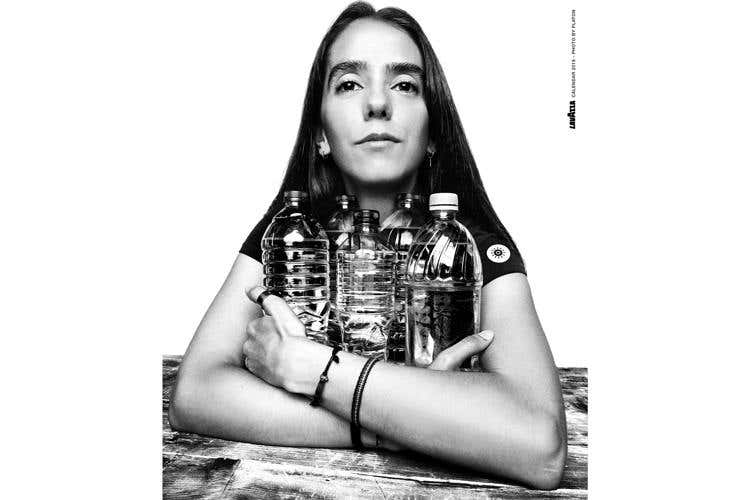 (Calendario Lavazza 
17 scatti per lo sviluppo sostenibile)