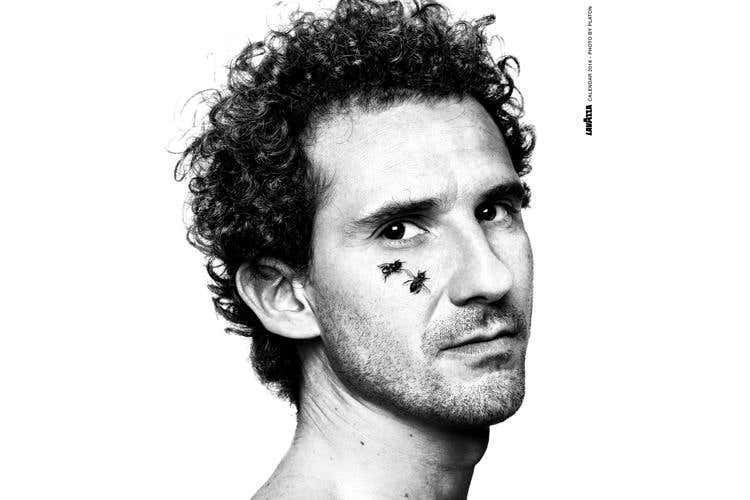 (Calendario Lavazza 
17 scatti per lo sviluppo sostenibile)