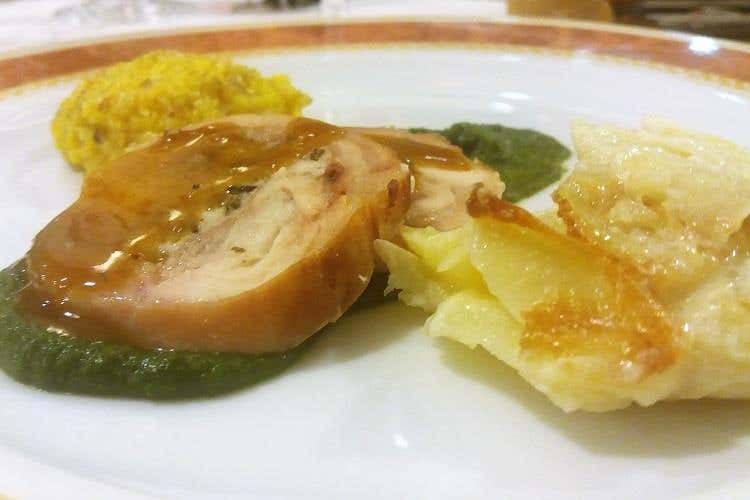 Sella di coniglio bardata al tartufo con Bresaola orobica sfumata alla Birra di via Priula, polenta “Nostrano orobico”, Patate della Ca' Al del Mans al latte d'asina e Formai de mut