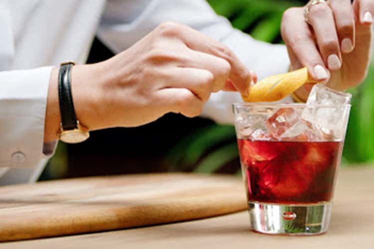 (Carpano Botanic Bitter 
L'ultima chicca per i barman)