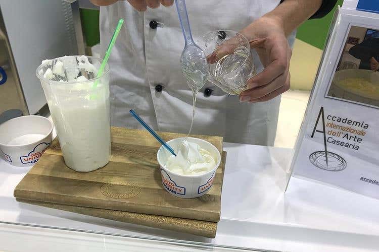 (Carpigiani, formazione a ciclo continuo 
e attrezzature che guardano avanti)