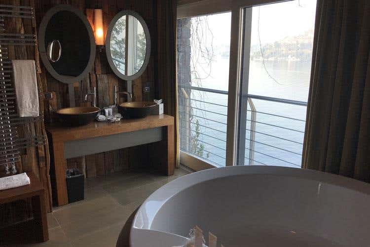 (CastaDiva Resort&Spa 
Ospitalità e alta cucina da 5 stelle)