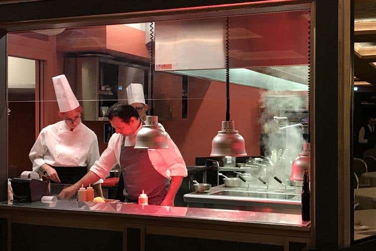 (CastaDiva Resort&Spa 
Ospitalità e alta cucina da 5 stelle)