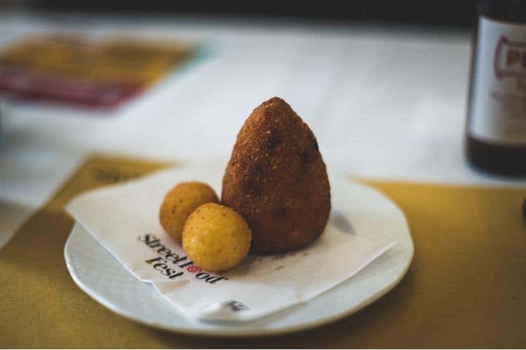 Arancinette palermitane e arancino catanese