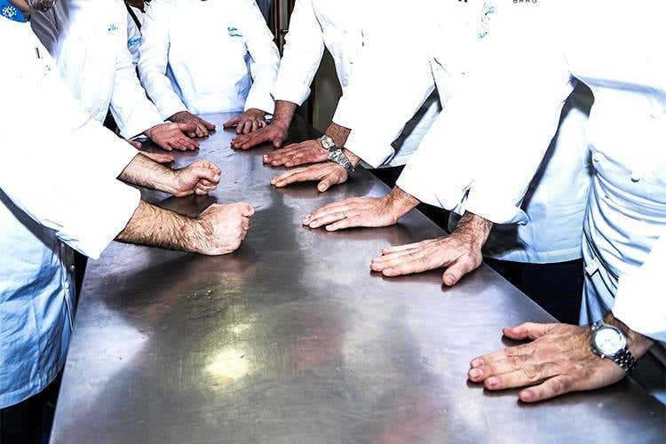 Cena a 12 mani... made in Sicily 
L'ingresso di sei cuochi in Euro-Toques