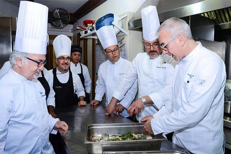 Cena a 12 mani... made in Sicily 
L'ingresso di sei cuochi in Euro-Toques