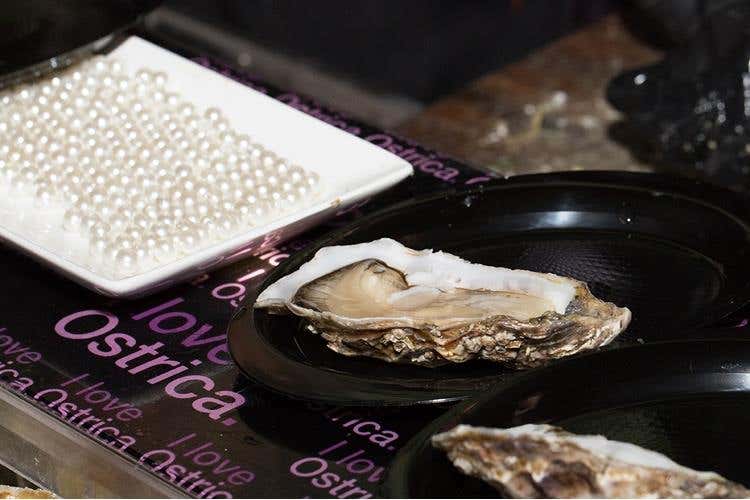 (Cena di gala con 16 stelle Michelin 
Il Premio IaT celebra la Cucina italiana)