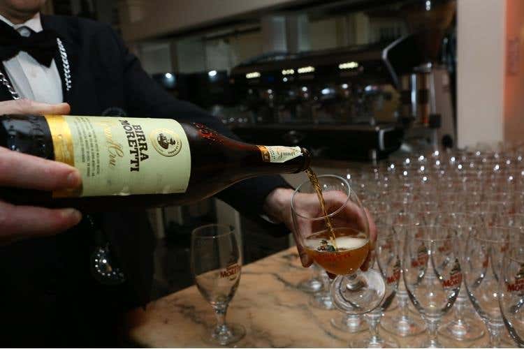 (Cena di gala con 16 stelle Michelin 
Il Premio IaT celebra la Cucina italiana)