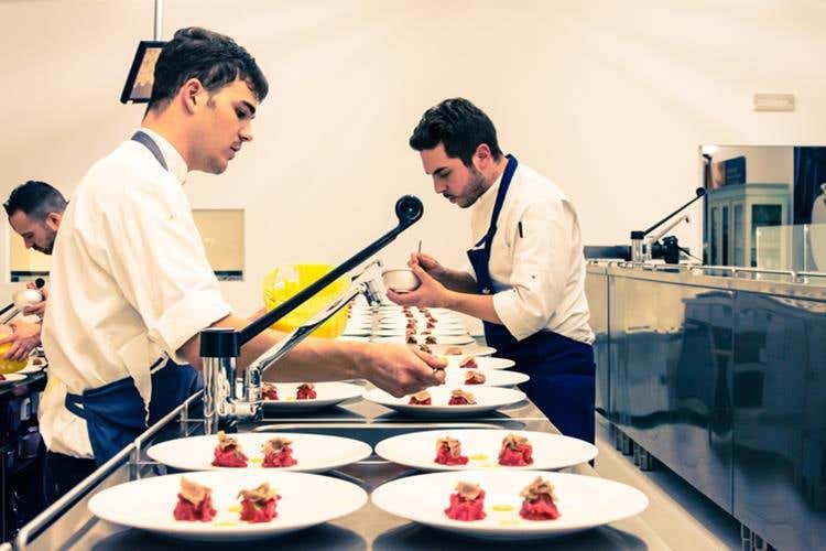 Cena solidale con Niko Romito all’insegna della cucina contemporanea