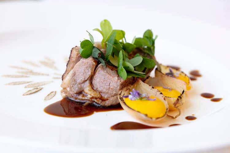 Agnello, carote e acetosella di Giuseppe Costantino (Cene a 8 mani che sanno di Sicilia 
all'hub di Identità Golose Milano)