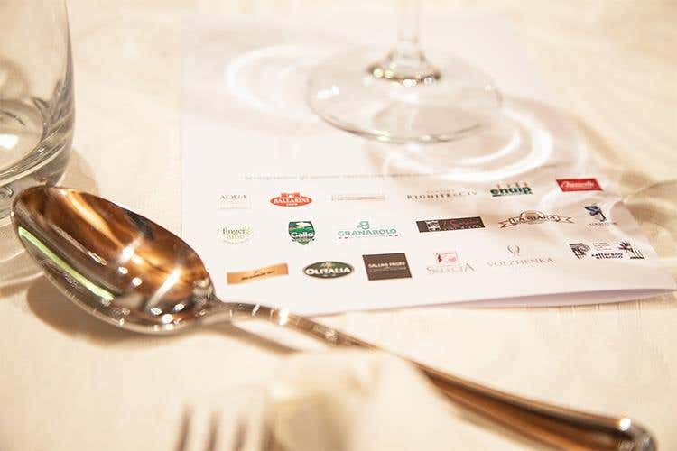 Cento ospiti alla cena delle intolleranze per il menu di Sadler, Arrigoni e Molon