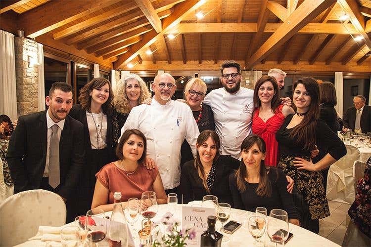 Cento ospiti alla cena delle intolleranze per il menu di Sadler, Arrigoni e Molon