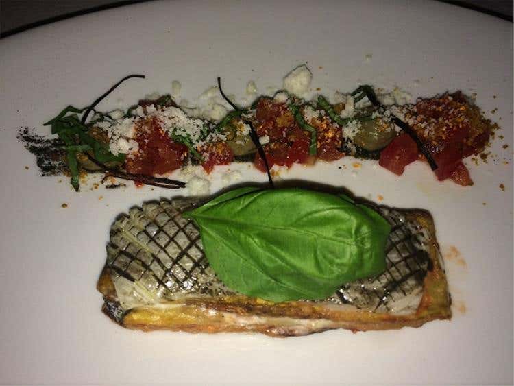 Calamaro “alla Parmigiana” con pomodoro melanzane, burrata e basilico - Claudio Petrolo