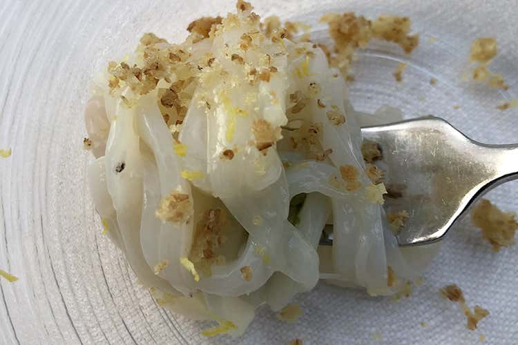 Spaghetti di calamaro (Champagne De Venoge 
alla Trattoria di Sacerno)