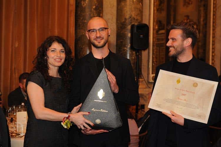 Premio Grana Padano a Gnam Box, Elisabetta Serraiotto consegna il premio a Riccardo Casiraghi e Stefano Paleari - Cinque nuovi ristoranti ne Le Soste 
Una app aggiornerà su tutti gli eventi