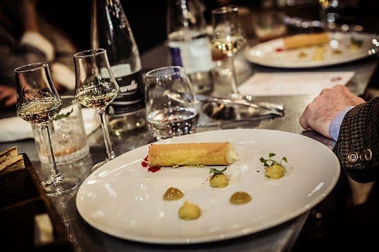 (Cinque whisky distribuiti Martini 
in un food pairing da stella Michelin)