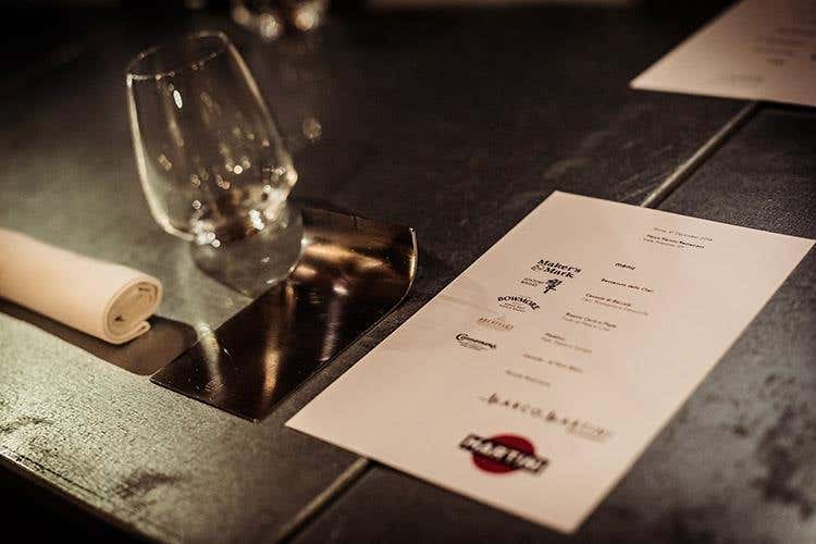 (Cinque whisky distribuiti Martini 
in un food pairing da stella Michelin)