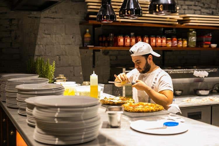 Antonio Caputo (Cocciuto, la pizza d'autore 
sbarca nel polo della moda milanese)