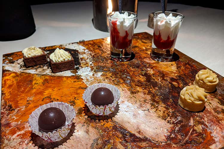 Piccola pasticceria (Mario Cornali, il cuoco filosofo 
I piatti come cori di voci distinte)