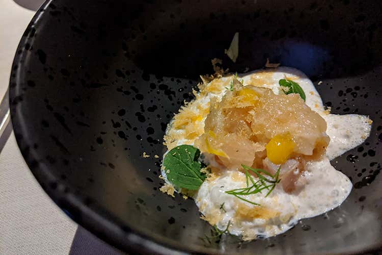 Salmerino, latte di mandorla, finocchietto, bottarga di lavarello e pomata di limone (Mario Cornali, il cuoco filosofo 
I piatti come cori di voci distinte)