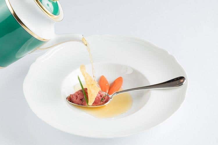 Battuta di fassona (Con Castellana Marco Sacco 
porta il Piemonte a Hong Kong
)